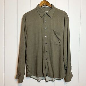 Geoffrey Beene Mossy Green Button Down Shirt. Size Large.